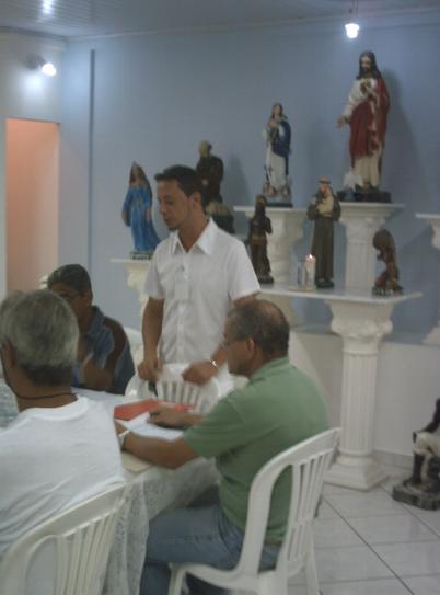Julio Cezar, Coordenador do Projeto, l� as conclus�es alcan�adas
