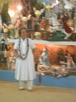 O Sr. Ogum Beira Mar, atrav�s de M�e Maria Jos�, recebe os membros da AESTUG