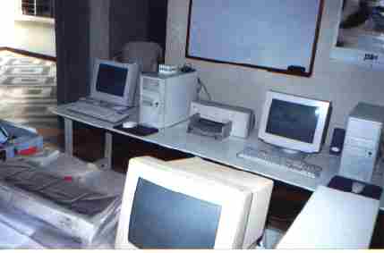 Sala de Cómputo y Telecentro Comunitario (7880 bytes)