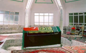 Yunus Emre T�rbesinin i� g�r�nt�s�