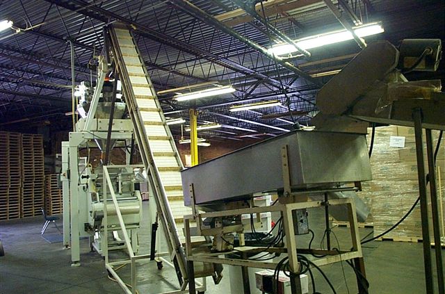 ElevatorVibratoryConveyor.JPG - 79670 Bytes
