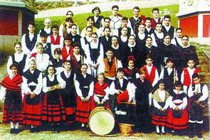 Grupo de Gaitas da Asociacion Cultural San Campio en 1997. Cedida pola Asociacion.