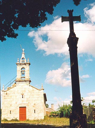 Capela de San Gregorio e San Brais en San Mamede de Ribadulla. (c) H. Neira 1999