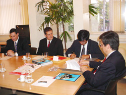 trabalhoequipe2.jpg (28646 bytes)