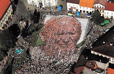 John Travolta,Nicholas Cage,Contracara,cirugias esteticas,rostro,lipoaspiraciones,medicina,cirujanos,operaciones,Maria Reich,Nazca,lineas,calendario astronomico,Peru,dibujos,astronomia,geometria,Bernd Teichert,mapas,Ana Mar&iacute;a Cogorno,ovnis,misterios,Cristobal Colon,Hernando,Diego,catedral Sevillana,Cartuja Pickman,Jos&eacute; Antonio Lorente,Granada,ADN;restos,Marcial Castro,antropologia,Republica Dominicana,www.egipto.com,Egipto,Keops,piramides,descubrimientos,Aton,Ankh,tumbas,sarcofacos,momias,embalsamamientos,Kefren,camaras secretas,Nefertiti,Amenofis,Nilo,inundaciones,Blade Runner,Ridley Scott, Richard Dawkins,Steven Pinker,Harrison Ford,Stephen Minger,Stanley Kubrick,Daryl Hanna,replicantes,androides,ciencia ficcion,Contactos,SHGb02+14a,proyecto SETI,Search for Extra Terrestial Intelligence,SETI@home,Robert Zemeckis,Jodie Foster,Dan Wertheimer,New Scientist,Arecibo,Puerto Rico,civilizaciones extraterrestres,Ma libert&eacute; de penser,Florent Pagny,Argentina,France,Patagonia,Argentine,Azucena Caama&ntilde;o,Savoir aimer,artistes,musique,musica,CD,cantores,ventas,compras,ranking,Paparazzi,Isabel Sartorius,Borbon,Ortiz Pati&ntilde;o,Vallejo Najera,Entrecanales,Mora Figueroa,Antonio Montero,Sainz Vicu&ntilde;a,Espa&ntilde;a,jet set,Mallorca,Ibiza,John Fitzgerald Kennedy,Lee Harvey Oswald,Vitaliy Fadeyev,Lawrence Berkeley,Carl Haber,Fidel Castro,Lyndon B. Johnson,Jackie,Onassis,Irma Roy,Carolina Papaleo,Osvaldo,diputada nacional,Congreso,Argentina,Raul Granillo Ocampo,politica,justicialismo,peronismo,cine,television,La Horqueta,San Isidro,que se vayan todos,diciembre 2001,2002,2003,2004,maria julia alsogaray,alvaros,,Roberto Mart&iacute;nez Medina,Maria Julia Alsogaray,Ra&uacute;l Granillo Ocampo,Jorge Rodr&iacute;guez,V&iacute;ctor Alderete,Claudia Bello,Angel Massa,Alfredo Yabran,Mario Pontaquarto,Nestor Carlos Kirchner,Cristina Elizabeth Fernandez,corrupcion,senado,general rodriguez,anibal,fernandez,alberto,fernando de la rua,ines pertine,eduardo duhalde,hilda chiche gonzalez,2000,2001,2002,2003,2004,Museos,www.louvre.fr,Leonardo Da Vinci,Gioconda,Mona Lisa,Italia,Francia,France,inventos,Italy,renacimiento,historia,cuadros,links,images,postcards,photos,fotos,imagenes,postales,pictures,historia,arqueologia,descubrimientos,culturales,agenda,infodiario,diario accion,buenos aires,argentina,Diario Accion de General Rodriguez, politica, actualidad, noticias e informacion, personalidades e instituciones, policiales, galerias de fotos; historia de General Rodriguez, sus origenes, edificios, estancias, habitos y costumbres, anecdotas, comercios e industrias, los fundadores, antiguas instituciones, fotos e imagenes; suplementos especiales: la crisis politica, economica y social de la Argentina, los acontecimientos de Diciembre de 2001, articulos y entrevistas; Emigracion: toda la informacion destinada a aquellos que desean emigrar, radicarse o estudiar en el exterior, visas, pasaportes, consejos, guias, informacion util, links; Trueque: novedades e informacion, links, estructura del trueque; el casamiento de Maxima Zorreguieta y el principe Guillermo Alejandro de Holanda; Guerra de Afganistan: galeria de imagenes e informacion sobre la primera guerra del siglo XXI; la guerra de Irak, Bagdad, Georges W. Bush, Saddam Husseim, el atentado a las torres Gemelas de Nueva York, las twin towers, el 11-s, y descripcion del hecho que conmovio al mundo; Empleo: consultoras, clasificados, agencias de empleo, consejos e informacion util, curriculum vitae, como confeccionarlos, noticias de actualidad; 
Los numeros de la crisis: Las consecuencias de la crisis politica, economica y social; estadisticas, pobreza, desnutricion, salud y asistencia; noticias regionales y provinciales, columnas y editoriales; informacion para negocios: pymes, links, empresas y negocios; Agenda Cultural con toda la informacion de cursos, universidades, talleres, escuelas y oportunidades, exposiciones de arte de la region; buscadores en Internet, Enlaces: links a los mejores sitios de educacion, cultura, arte, biografias, politica, interes general, web, Links del Diario Accion: RMS Titanic, su historia, su tragico viaje inaugural; historias, testimonios, documentos y articulos sobre el naufragio; links y sitios sobre el tema; la pelicula de Cameron, fotos e imagenes; suplementos especiales, Historia Argentina y de General Rodriguez, la llegada de la democracia en General Rodriguez, la asuncion de Juan Lumbreras como intendente en 1983, galeria de imagenes, sus palabras y los actos, su gabinete, festejos de la comunidad. Fundacion del pueblo de General Rodriguez, sus instituciones y personalidades relevantes, arquitectura y edificios, comercios e industrias, sus comienzos, estancias, inmigraciones italianas, espa&ntilde;olas, vascas e irlandesas, anecdotas y efemerides, sus hombres ilustres, el Hospital Vicente Lopez y Planes, su fundacion por las Damas de Beneficencia, el hundimiento del crucero General Belgrano, testimonios de ex combatientes y tripulantes, su comandante Hector Elias Bonzo, fotos e imagenes, recuerdos y homenajes, historia de la familia Bonzo de General Rodriguez, entrevistas y articulos periodisticos. La guerra de Malvinas en el Atlantico Sur, el conflicto belico con Gran Breta&ntilde;a de 1982, politicos relevantes, Benjamin Paez y Trueba, fotos antiguas de familias fundadoras, galerias de imagenes de pobladores, recorrida virtual por el antiguo General Rodriguez, el paso de la Infanta en 1910, historia de La Serenisima, la familia Mastellone, La Choza, Bernardo de Irigoyen, peronismo y radicalismo y muchisimo mas