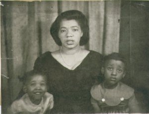 Anna & Vicky & Mom