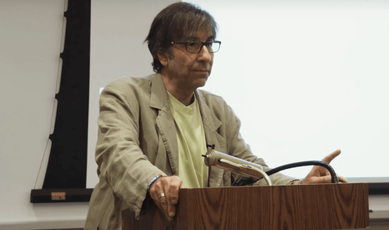 Na imagem, o professor universitário, Gary Francione, faz uma palestra