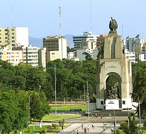 Monumento a los ca�dos en la victoriosa campa�a militar del norte y nor oriente de 1941