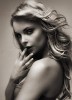 photo Izabella Miko