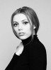 photo Grace Van Dien