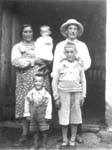  Catalina D&iacute;az, Mois&eacute;s D&iacute;az y sus hijos Angel, Jos&eacute; y Cesareo. (Foto enviada por Ang&eacute;lica D&iacute;az)