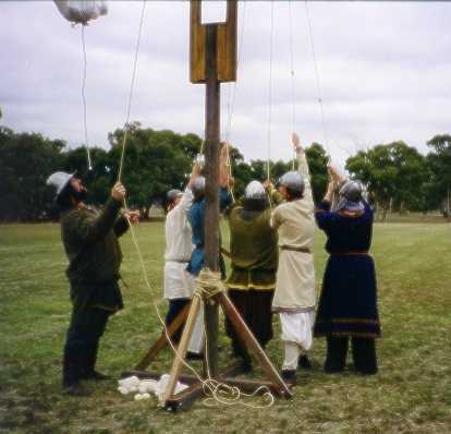 Sorting out the rope before loosing of the trebucet