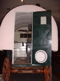 Les premi�res autocaravanes port�es!