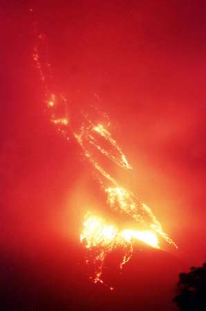 Vulc�o Mayon , 27 de Julho de 2001, Filipinas.