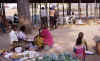 mercado-vendedoras.jpg (69283 bytes)