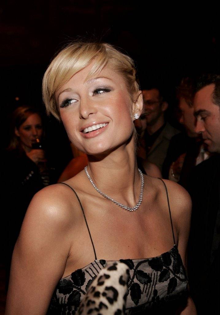 paris_hilton_party.jpg 63.1K