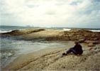 Playa sur, detr�s del faro