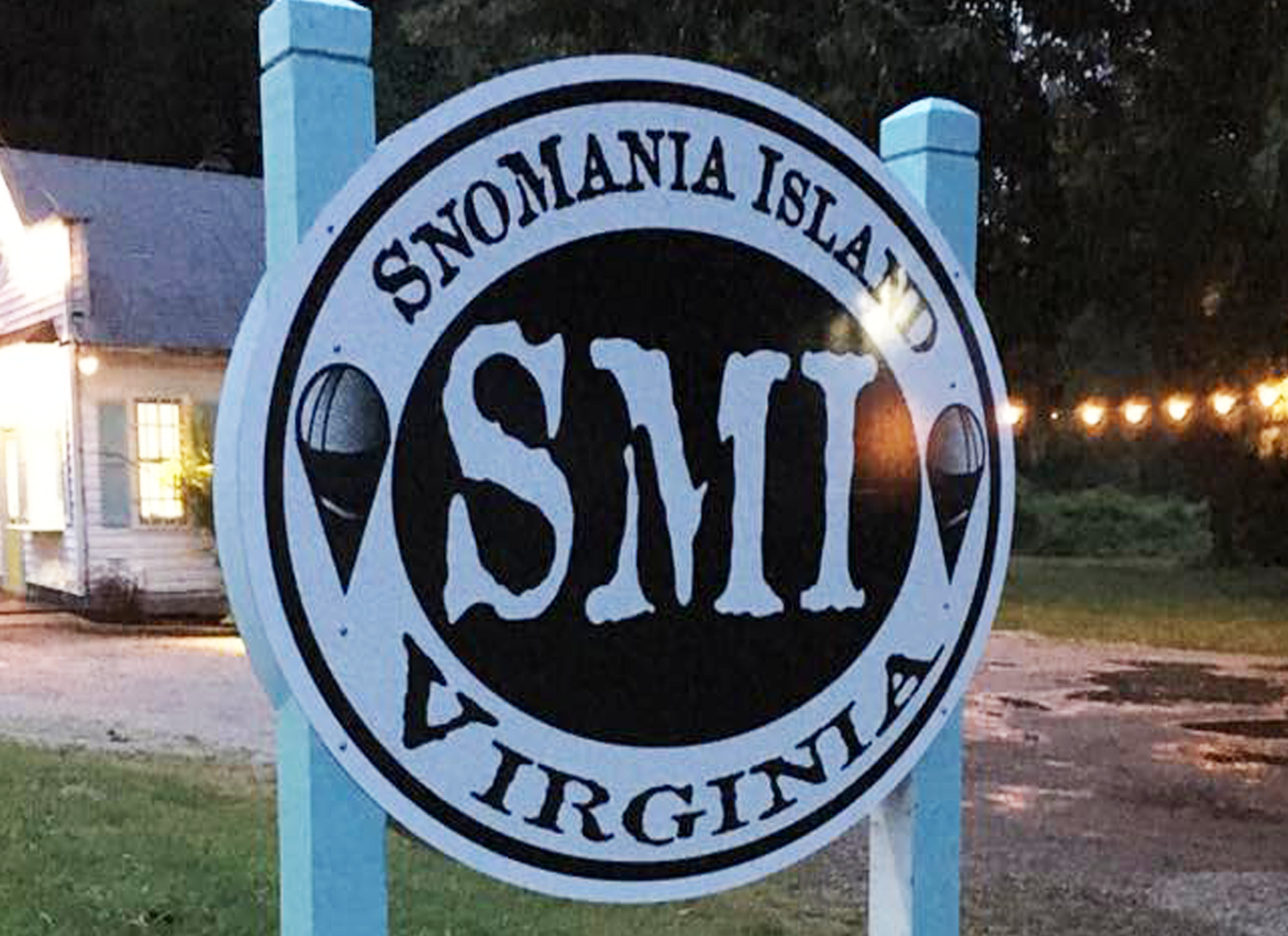 snowmania island sign