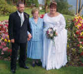 16-08-2000 &nbsp;&nbsp;&nbsp;&nbsp; Wedding photo of Michael and Nora Woulfe (Heenan) taken at Killaloe Co. Clare. Margaret Woulfe is in the centre