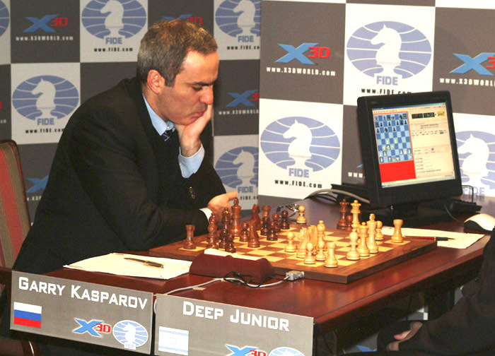 Kasparov, no segundo jogo do desafio
