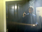 Mulder ingresa al departamento de Tooms