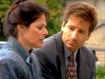 Margaret habla con Mulder sobre su hija Dana