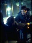 Mulder confronta al Cazador para que le revele el paradero de su hermana