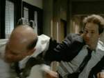 Sin raz�n alguna, Mulder ataca a Skinner