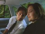 Mulder le pide auxilio a Scully camino al seminario