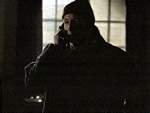 Apenas Mulder atiende el tel�fono, Scully cuelga