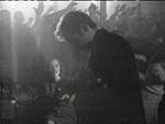 Mulder saca a bailar a Scully