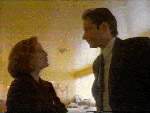 Scully y Mulder discuten sobre el origen poco claro de la ni�a