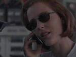 Scully conversa con Mulder sobre descapotables y decapitaciones