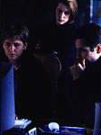 Karen Berquist asiste a Scully y Mulder en el caso