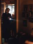 Scully recorre la casa en busca de Rawls