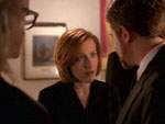 Scully se enoja con los Pistoleros en el 'funeral' de Mulder