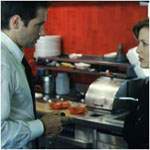 Mulder y Scully revisan la cocina del restaurante de comidas r�pidas