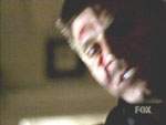 Donnie lucha duro para controlarla a Scully