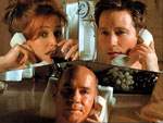 Scully, Mulder y Skinner conversan por tel�fono mientras disfrutan un ba�o de espuma