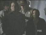 Scully muestra orgullosa al preso que se parece a Bert