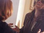 Sharon Pearl sufre convulciones dentro de la casa de los Underwood