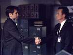 Mulder deja su oficina en manos de John Doggett