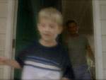En el recuerdo de Doggett, Luke sale apurado a la calle para mostrarle a su pap� que aprendi� a andar en bicicleta