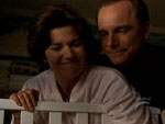 Los Van De Kamp le desean buenas noches a su nuevo hijo