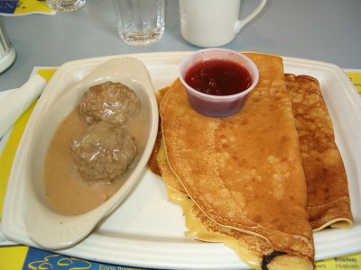 Pancakes suecos con alb�ndigas.