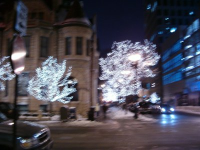 Hala, luces y m�s luces.