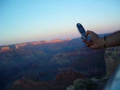 El japon�s mandando fotos del ca��n (Que fashion... �no?).