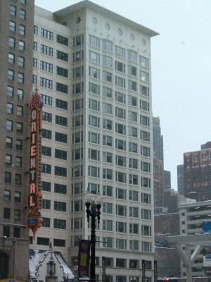No es el edificio Reliance.