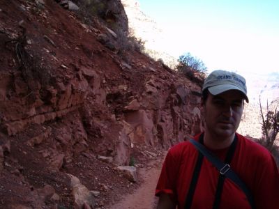 Entramos en la zona de piedra roja (a juego con mi camiseta).