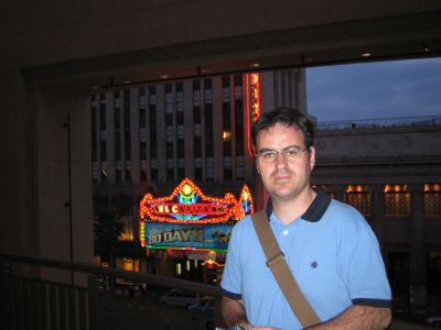 'El Capitan' cine al fondo.